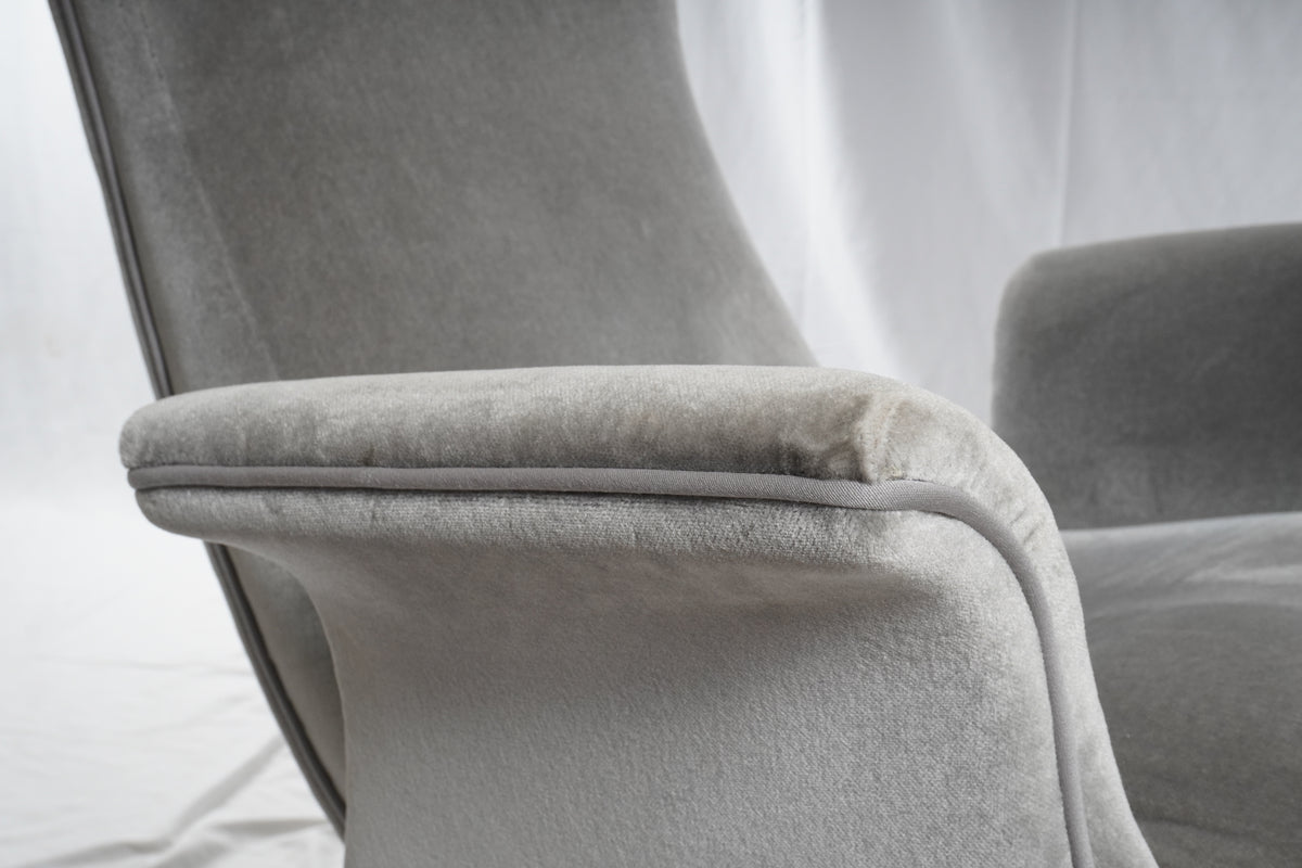 Vladimir Kagan Ondine Chair from Holly Hunt
