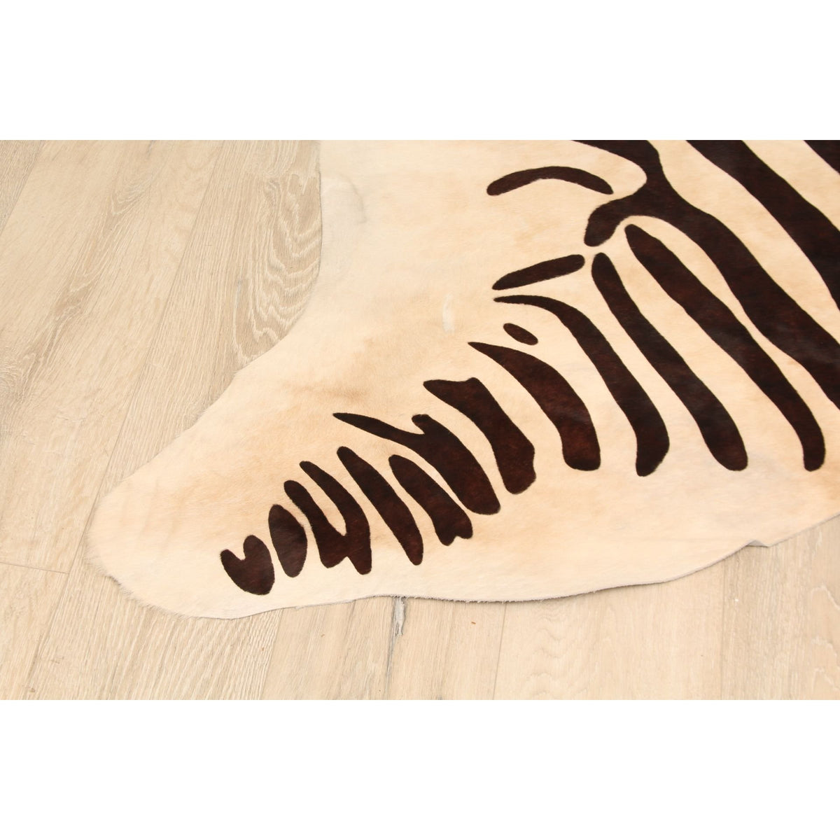 Kravet Brazilian Cowhide Carpet with Zebra Print (6 ft 5 in x 7 ft 7 in)