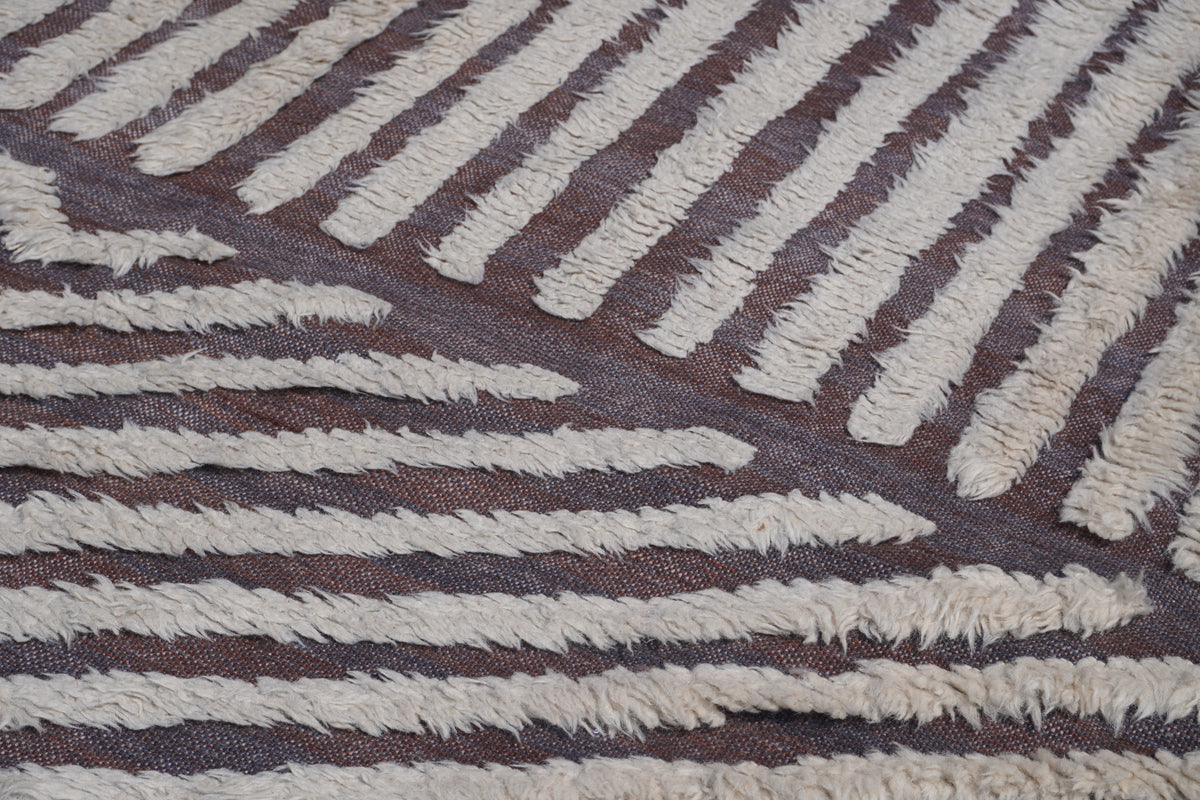 Beauvais Handwoven Wool Carpet (8 ft 9 in x 7 ft)