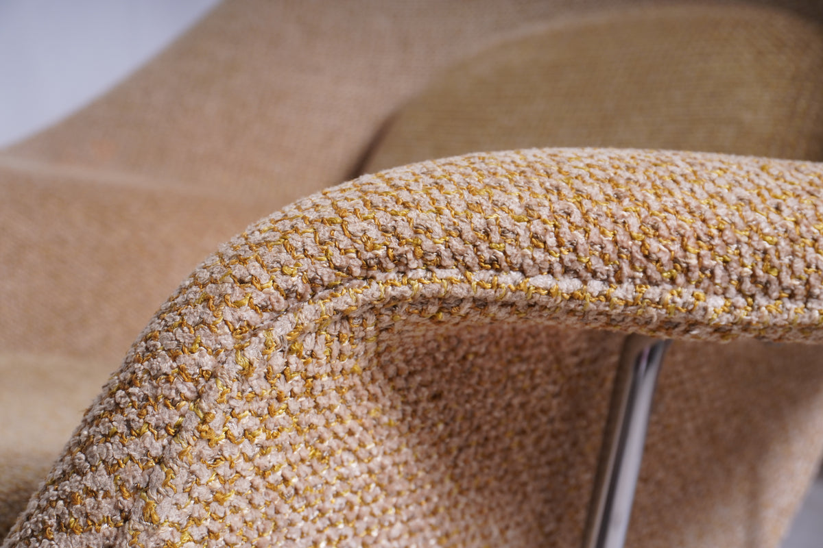 Knoll Womb Chair by Eero Saarinen