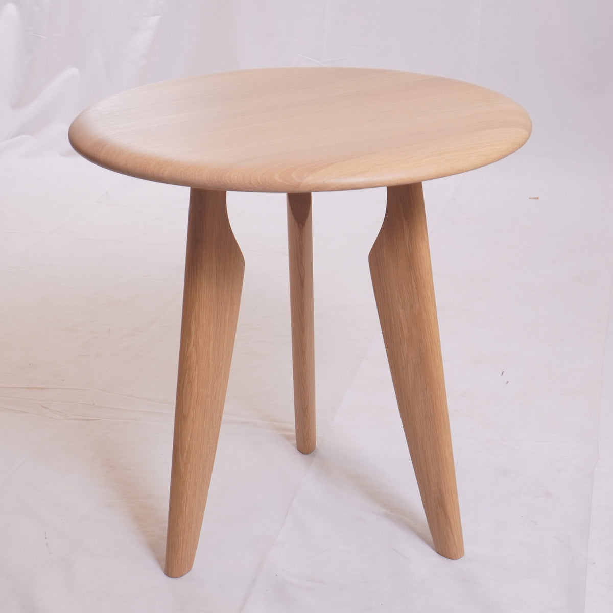 Benchmark Furniture Iklwa Side Table
