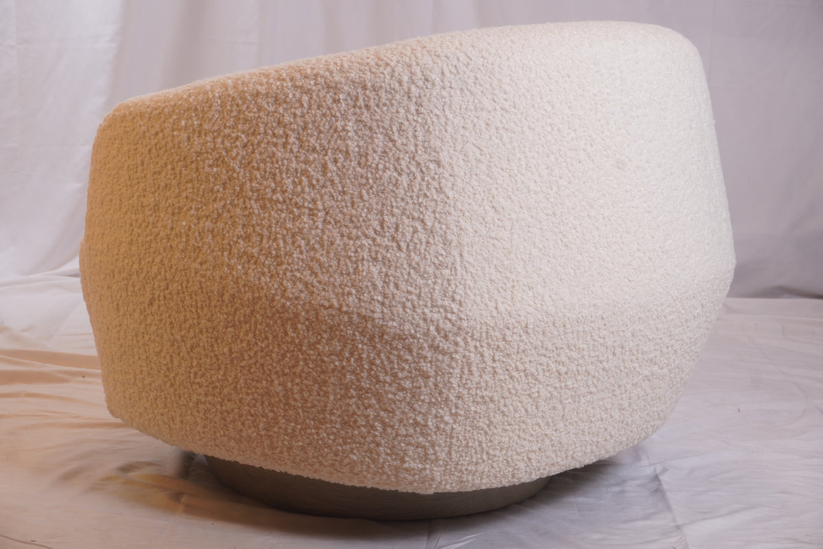 HOLLY HUNT Studio Sumo Lounge Chair