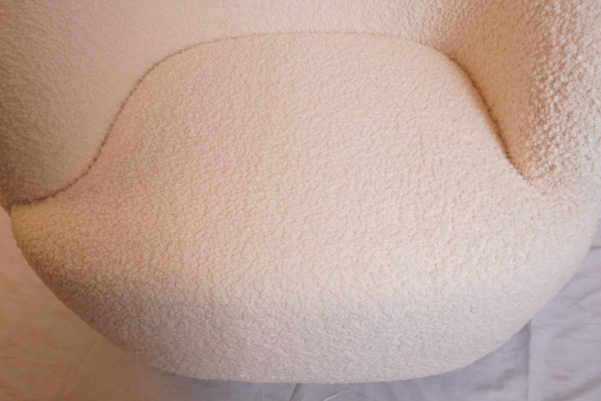 HOLLY HUNT Studio Sumo Lounge Chair