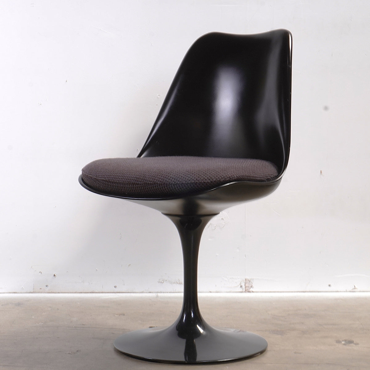 Eero Saarinen Tulip Side or Dining Chairs by Knoll, Set of 4