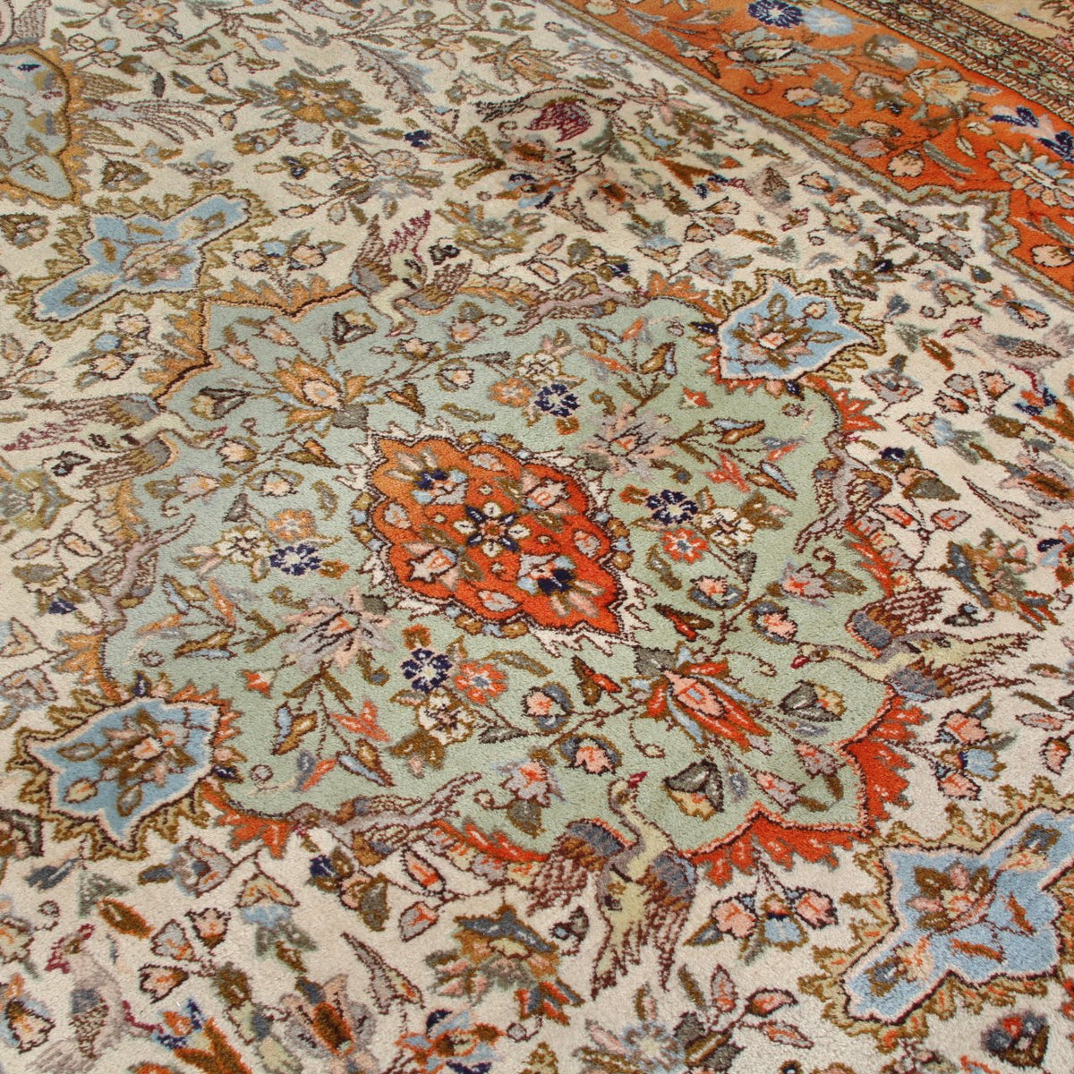 Handwoven Persian Tabriz Carpet (9ft X 12ft)