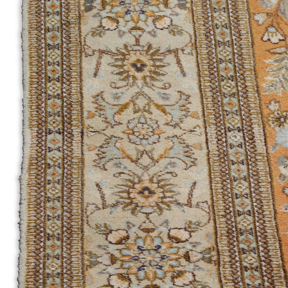 Handwoven Persian Tabriz Carpet (9ft X 12ft)