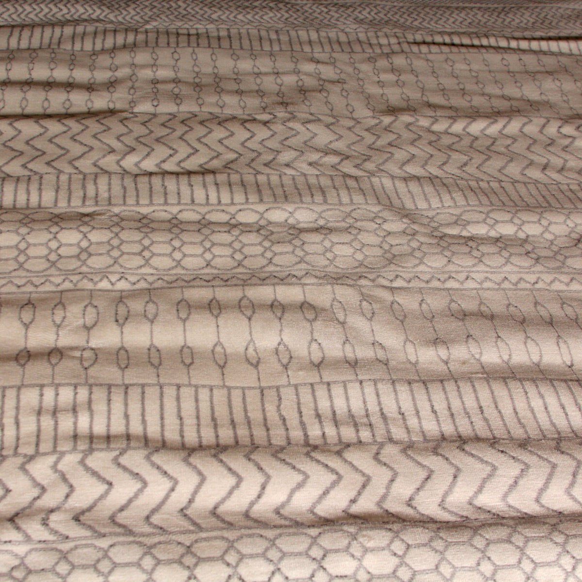 Surya Pisa Area Rug (10 ft x 7 ft 10 in)