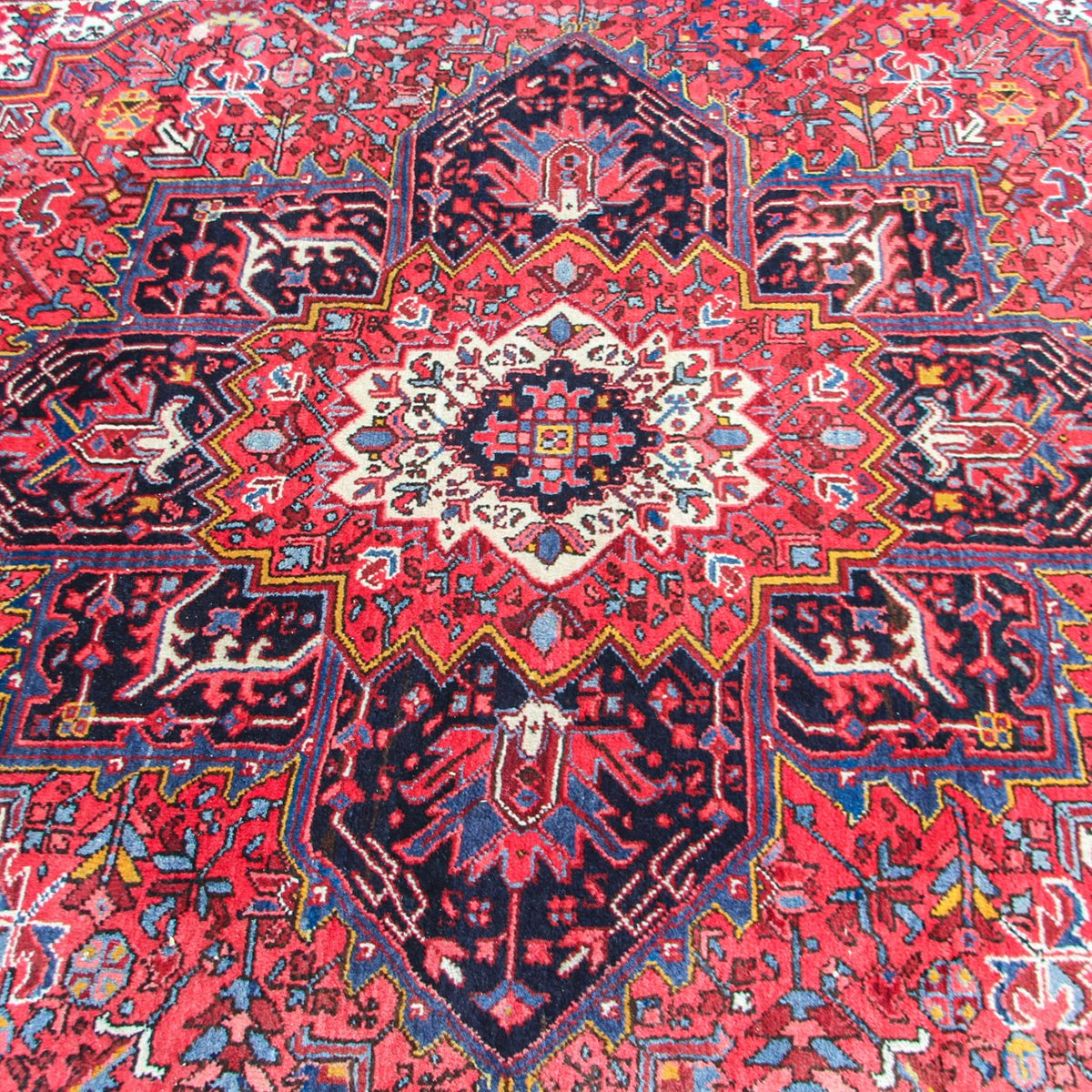 Vintage Persian Heriz in Geometric Pattern (8 ft 1 in x 11 ft 3in)