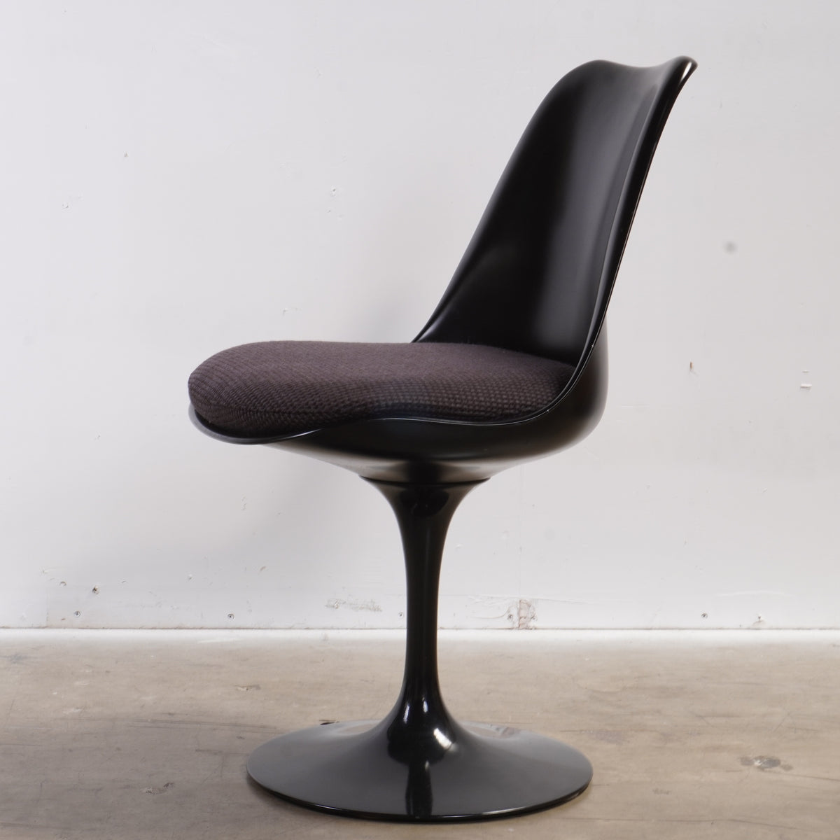 Eero Saarinen Tulip Side or Dining Chairs by Knoll, Set of 4