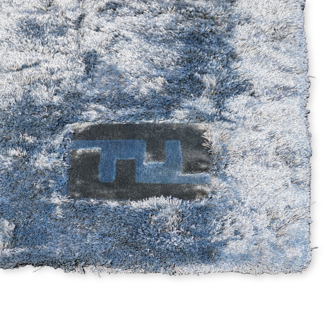 Fendi Casa Tappeto 100% Viscose Carpet (13 ft 2 in x 13 ft 2 in)