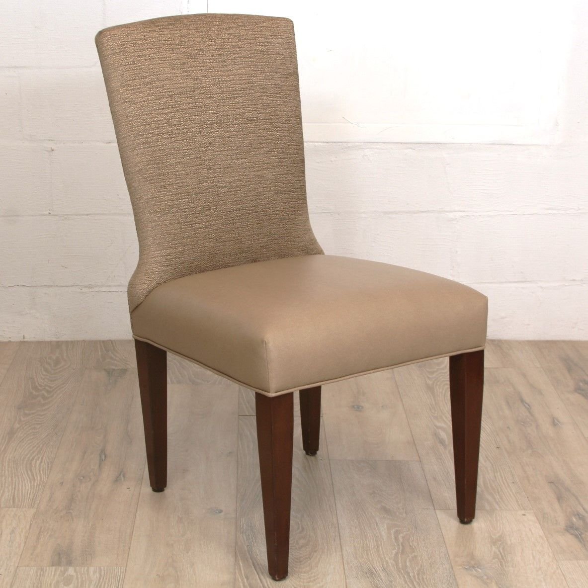 Set of 8 Artistic Frame Loren Sidechair